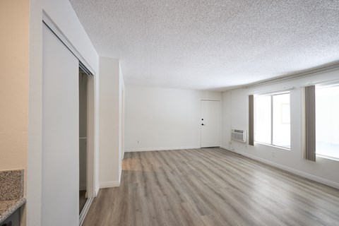 Floor plan for studio, 1 bath, 480 sqft